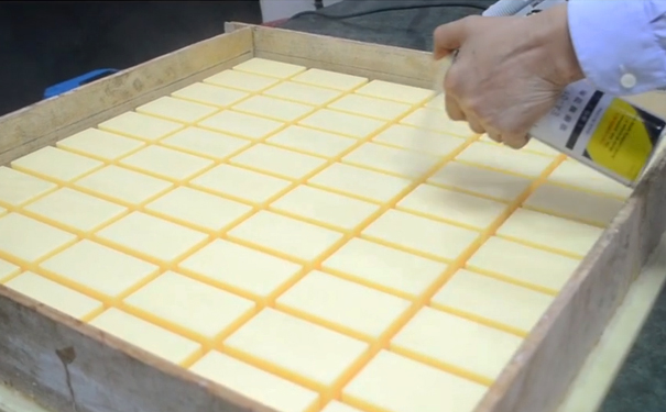 模具硅橡膠操作為什么要用脫模劑？