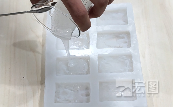 硅膠模具能倒液體硅膠嗎？