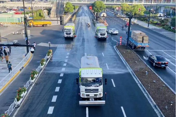 路面見本色丨米蘭·(milan)中國官方網站環境新能源環衛裝備服務上海進博會！