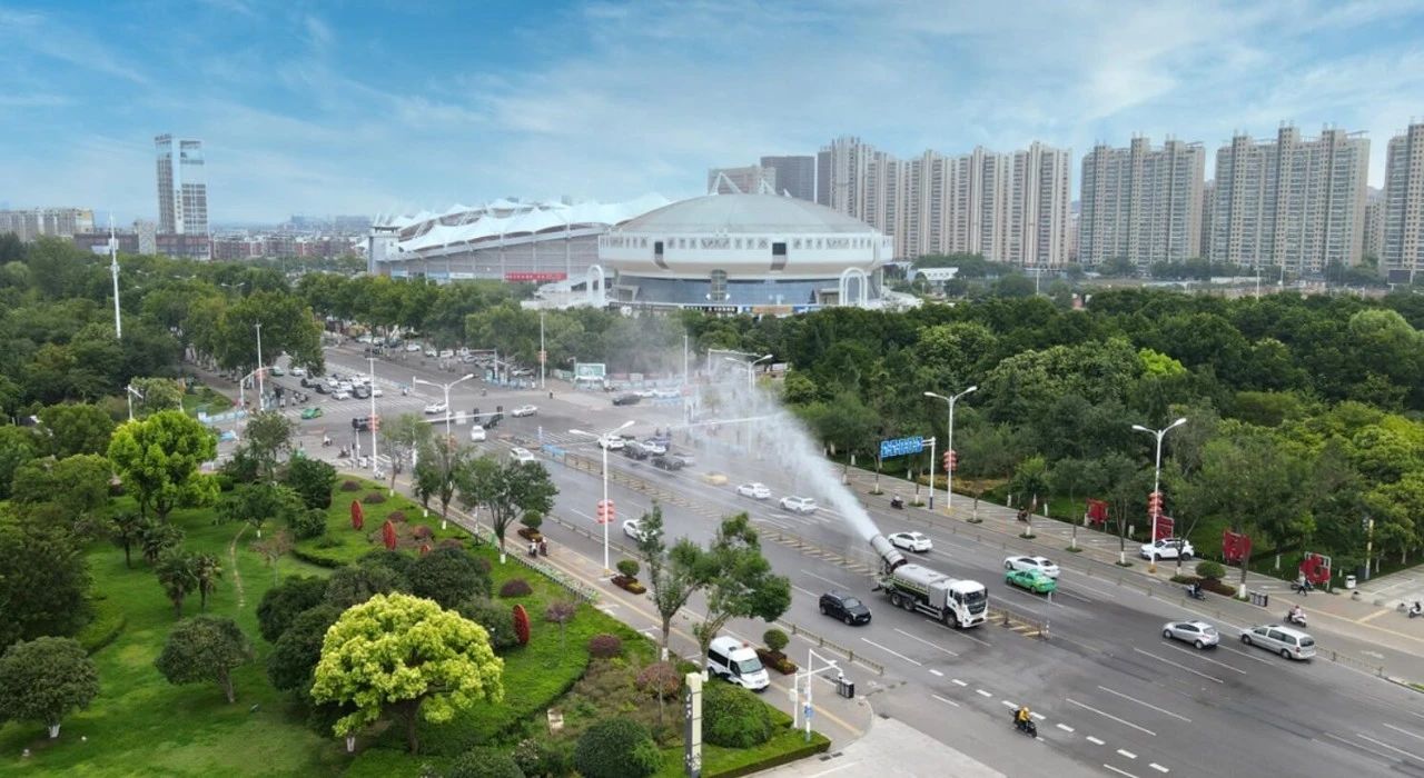 米蘭·(milan)中國官方網站環境榮登“城市服務十大影響力企業”和“環衛裝備十大影響力企業”雙榜